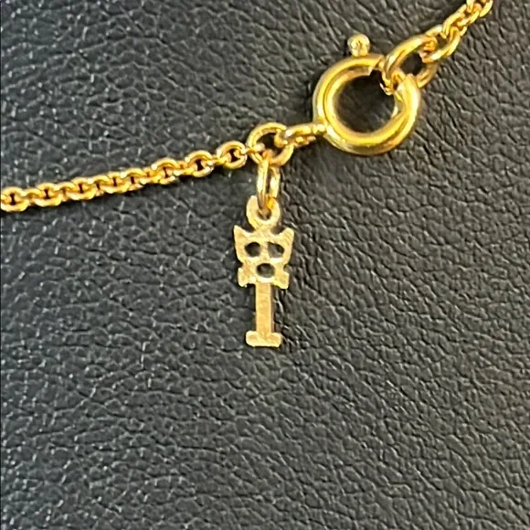 Vintage CROWN TRIFARI gold chain necklace with clear crystal accents - Picture 9 of 9